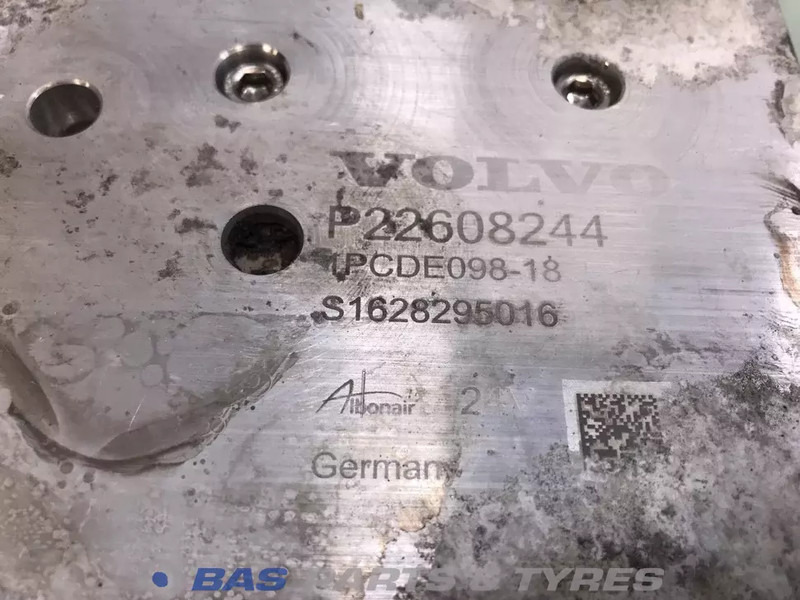 Volvo AdBlue pomp Volvo 21679299 - Rezervni deli za Tovornjak: slika 4 Volvo AdBlue pomp Volvo 21679299 - Rezervni deli za Tovornjak: slika 4