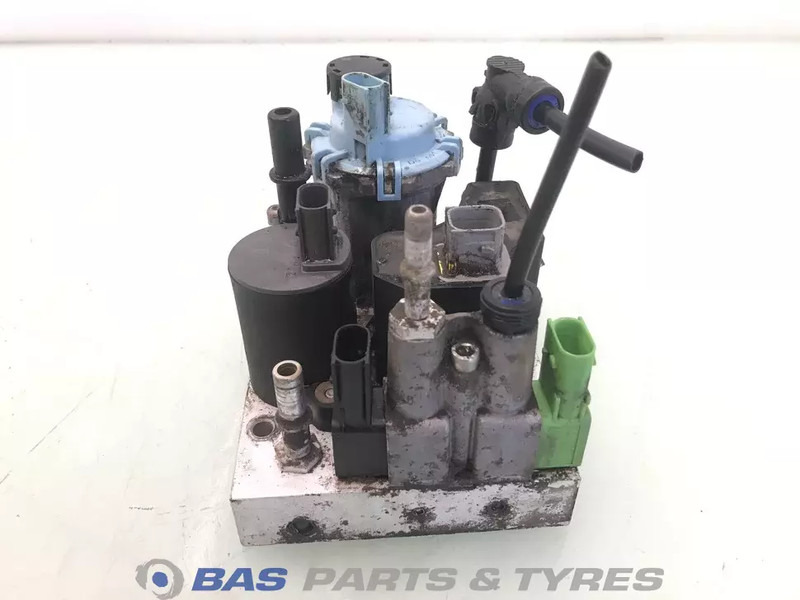 Volvo AdBlue pomp Volvo 21679299 - Rezervni deli za Tovornjak: slika 2 Volvo AdBlue pomp Volvo 21679299 - Rezervni deli za Tovornjak: slika 2