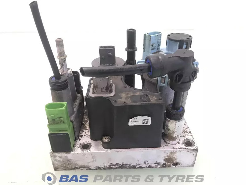 Volvo AdBlue pomp Volvo 21679299 - Rezervni deli za Tovornjak: slika 3 Volvo AdBlue pomp Volvo 21679299 - Rezervni deli za Tovornjak: slika 3