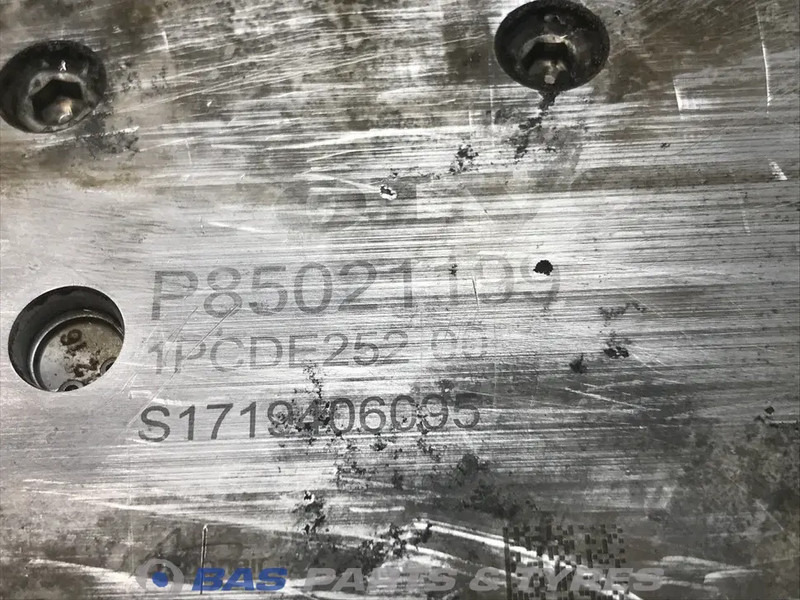 Volvo AdBlue pomp Volvo 21679299 - Rezervni deli za Tovornjak: slika 5 Volvo AdBlue pomp Volvo 21679299 - Rezervni deli za Tovornjak: slika 5
