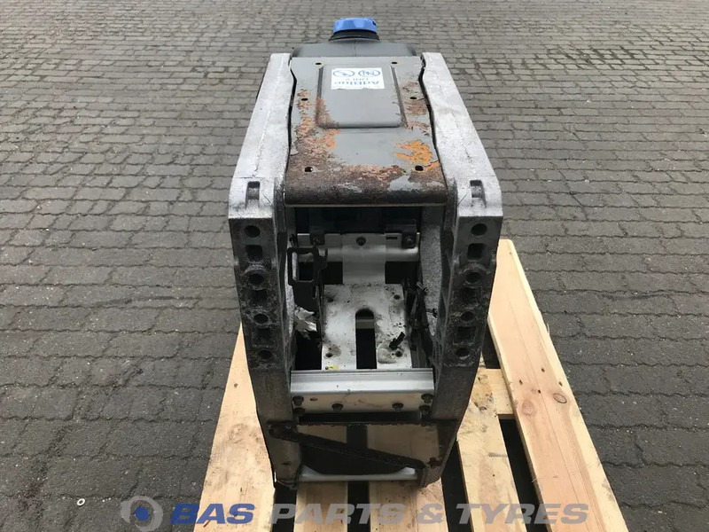 Volvo Volvo AdBlue tank 21219301 - Rezervni deli za Tovornjak: slika 3 Volvo Volvo AdBlue tank 21219301 - Rezervni deli za Tovornjak: slika 3