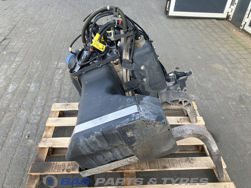 Volvo Volvo AdBlue tank 21232204 - Rezervni deli za Tovornjak: slika 2 Volvo Volvo AdBlue tank 21232204 - Rezervni deli za Tovornjak: slika 2