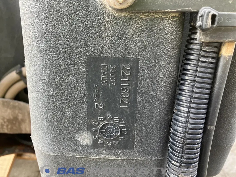 Volvo Volvo AdBlue tank 21232204 - Rezervni deli za Tovornjak: slika 5 Volvo Volvo AdBlue tank 21232204 - Rezervni deli za Tovornjak: slika 5