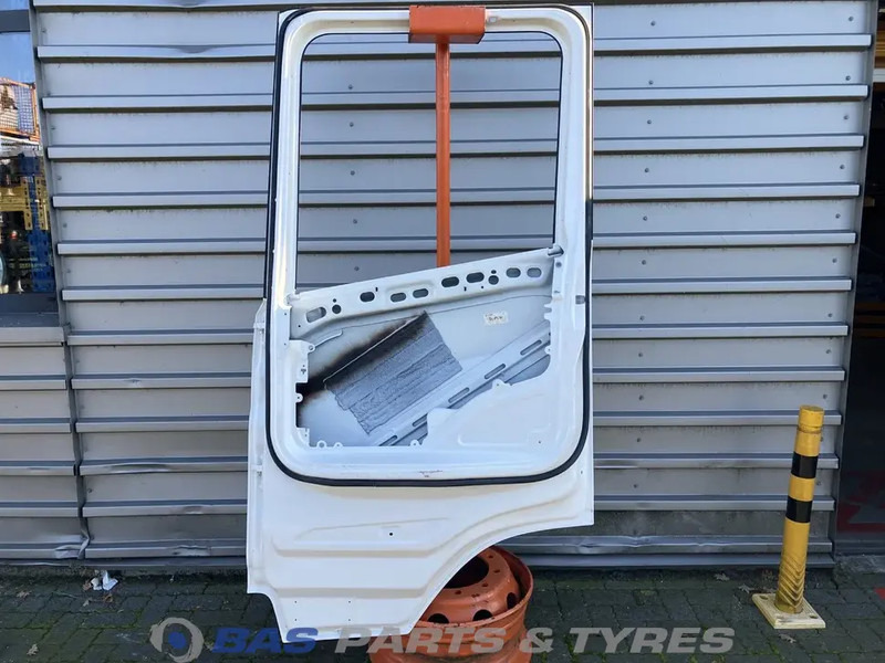 Scania R-Serie NextGen Portier Rechts Scania 2044984 - Vrata in deli za Tovornjak: slika 2 Scania R-Serie NextGen Portier Rechts Scania 2044984 - Vrata in deli za Tovornjak: slika 2