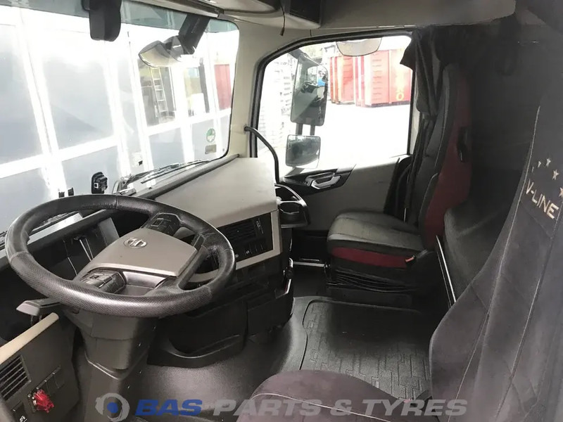 Volvo FH4 Volvo Globetrotter L2H2 82219166 - Kabina in notranjost za Tovornjak: slika 5 Volvo FH4 Volvo Globetrotter L2H2 82219166 - Kabina in notranjost za Tovornjak: slika 5