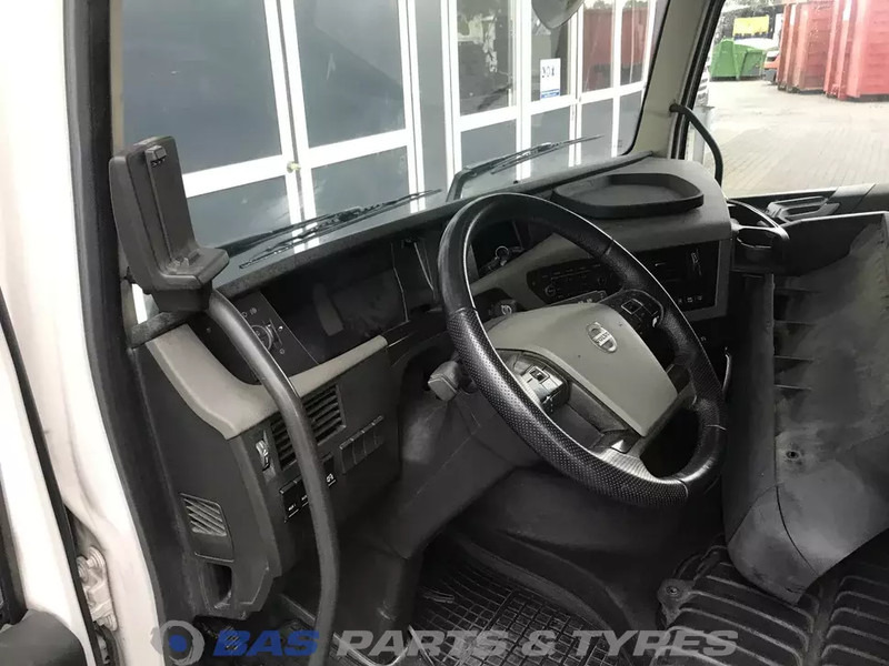 Volvo FH4 Volvo Sleeper Cab L2H1 82271553 - Kabina in notranjost za Tovornjak: slika 5 Volvo FH4 Volvo Sleeper Cab L2H1 82271553 - Kabina in notranjost za Tovornjak: slika 5