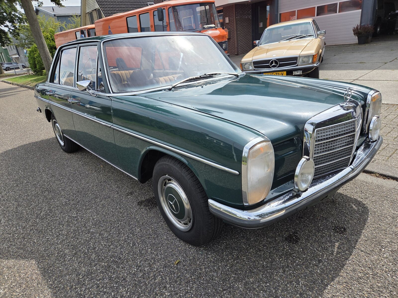 Mercedes-Benz 220 (W115) sedan - Limuzina: slika 3 Mercedes-Benz 220 (W115) sedan - Limuzina: slika 3