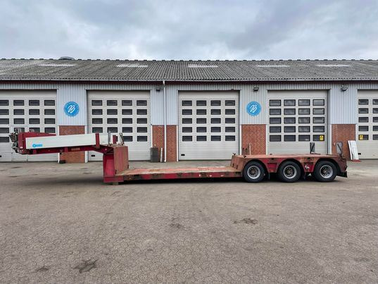 Doll T3L - Sengetrailer - Nizko noseča polprikolica: slika 1 Doll T3L - Sengetrailer - Nizko noseča polprikolica: slika 1