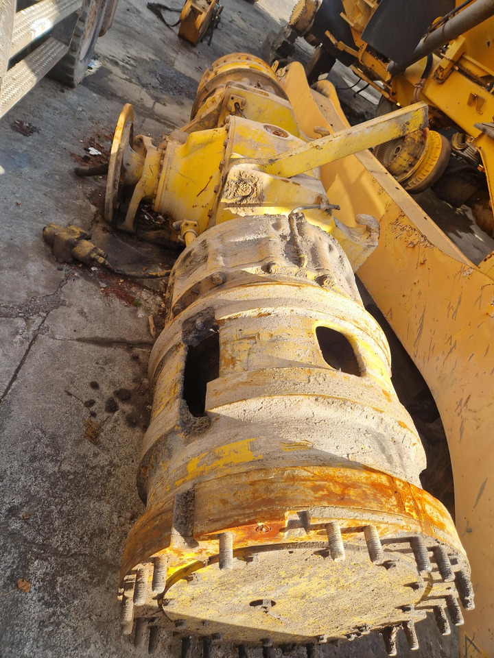 EJE TRASERO KOMATSU KWA055HD-4 - Os in deli za Gradbeni stroj: slika 2 EJE TRASERO KOMATSU KWA055HD-4 - Os in deli za Gradbeni stroj: slika 2