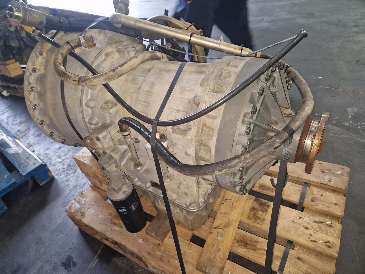 VOLVO PT1560 (VOLVO A25D) - Transmission za Zglobni demper: slika 2 VOLVO PT1560 (VOLVO A25D) - Transmission za Zglobni demper: slika 2