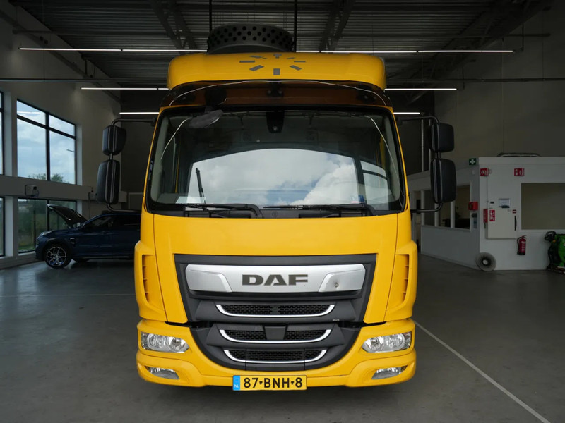 DAF LF 210 FA, 12t, Gesloten Bak, Laadklep 1,5t, Zijdeur, New Apk - Tovornjak zabojnik: slika 2 DAF LF 210 FA, 12t, Gesloten Bak, Laadklep 1,5t, Zijdeur, New Apk - Tovornjak zabojnik: slika 2