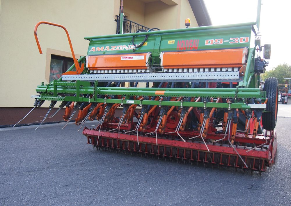 Agregat uprawowo-siewny Amazone HRB 301 I D9-30 2005 Agregat uprawowo siewny KUHN AMAZONE szerokość robocza 3m - Sejalni kombajn: slika 1 Agregat uprawowo-siewny Amazone HRB 301 I D9-30 2005 Agregat uprawowo siewny KUHN AMAZONE szerokość robocza 3m - Sejalni kombajn: slika 1