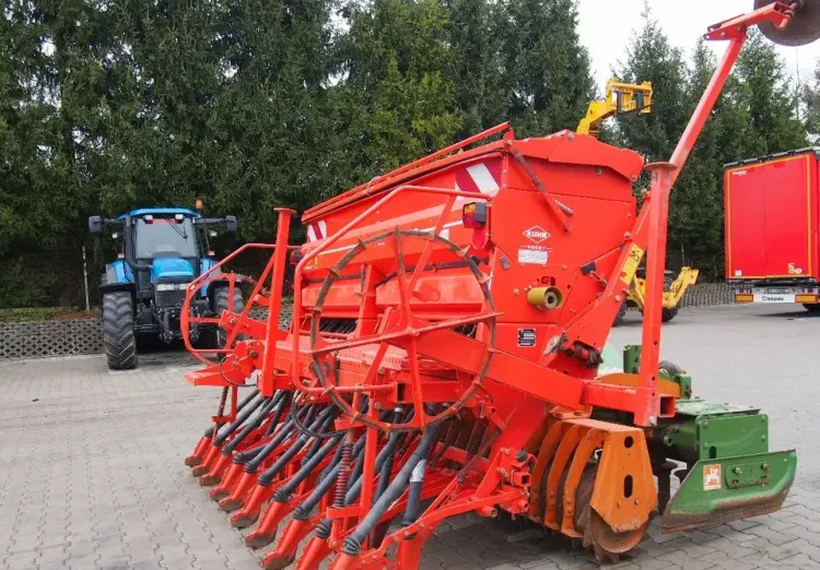 Agregat uprawowo-siewny Kuhn KE303 i INTEGRA 3000 2009 Agrebat uprawowo siewny, brona aktywna AMAZONE i KUHN - Sejalni kombajn: slika 3 Agregat uprawowo-siewny Kuhn KE303 i INTEGRA 3000 2009 Agrebat uprawowo siewny, brona aktywna AMAZONE i KUHN - Sejalni kombajn: slika 3