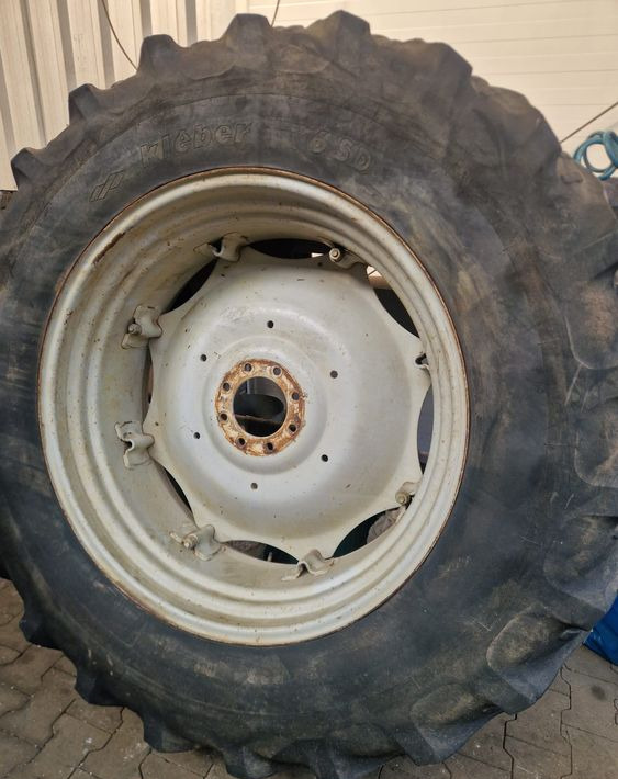 Części do Ciągnika Massey Ferguson MF 3000, 6000 Koła tylne 18,4R38 do ciągnika MF - Kompletno kolo za Kmetijski stroj: slika 4 Części do Ciągnika Massey Ferguson MF 3000, 6000 Koła tylne 18,4R38 do ciągnika MF - Kompletno kolo za Kmetijski stroj: slika 4