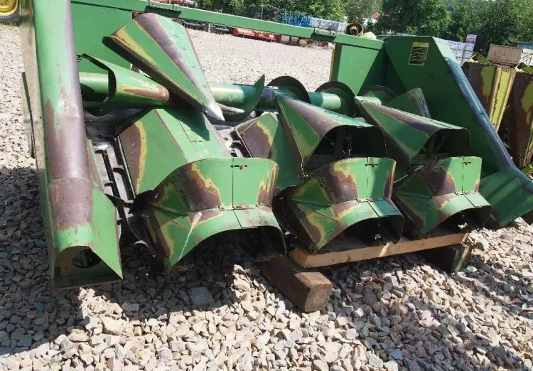 Heder John deere do kukurydzy 4 rzędowy claas john deere - Kombajn za koruzo: slika 5 Heder John deere do kukurydzy 4 rzędowy claas john deere - Kombajn za koruzo: slika 5