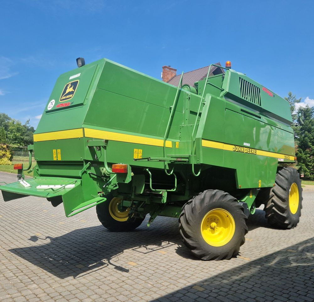 Kombajn zbożawy John deere 2254 2000 Kombajn John Deere JD - Kombajn harvester: slika 3 Kombajn zbożawy John deere 2254 2000 Kombajn John Deere JD - Kombajn harvester: slika 3