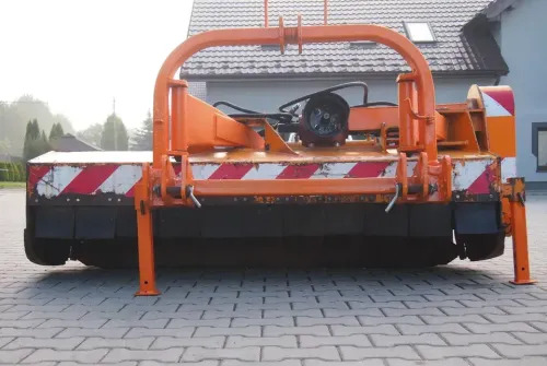 Kosiarka bijakowa 2M 2005 Szerokość robocza 2m - Mulčer kladivar: slika 4 Kosiarka bijakowa 2M 2005 Szerokość robocza 2m - Mulčer kladivar: slika 4