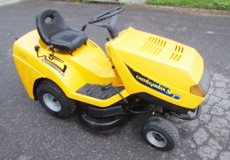 Kosiarka traktorek Castel Garden 13/92 2007 Kosiarka Castel Garden 13/92 - Vrtna kosilnica: slika 1 Kosiarka traktorek Castel Garden 13/92 2007 Kosiarka Castel Garden 13/92 - Vrtna kosilnica: slika 1