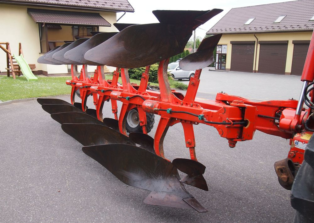 Pług obrotowy Kuhn Kuhn Vari-Master 150 4+1 Pług obracany Kuhn Vari-Master 150 4+1 - Plug: slika 5 Pług obrotowy Kuhn Kuhn Vari-Master 150 4+1 Pług obracany Kuhn Vari-Master 150 4+1 - Plug: slika 5