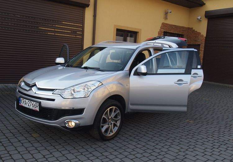 Samochód Citroen C-Crosser 2.2 HDI 2010 Samochód osobowy SUW 4x4 - Avtomobil: slika 1 Samochód Citroen C-Crosser 2.2 HDI 2010 Samochód osobowy SUW 4x4 - Avtomobil: slika 1