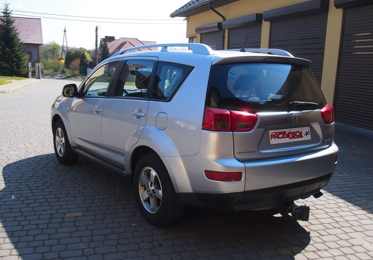 Samochód Peugeot 4007 2,2 HDI 7-osobowy 2009 Peugot 4007 7-osobowy 4x4 - Avtomobil: slika 4 Samochód Peugeot 4007 2,2 HDI 7-osobowy 2009 Peugot 4007 7-osobowy 4x4 - Avtomobil: slika 4