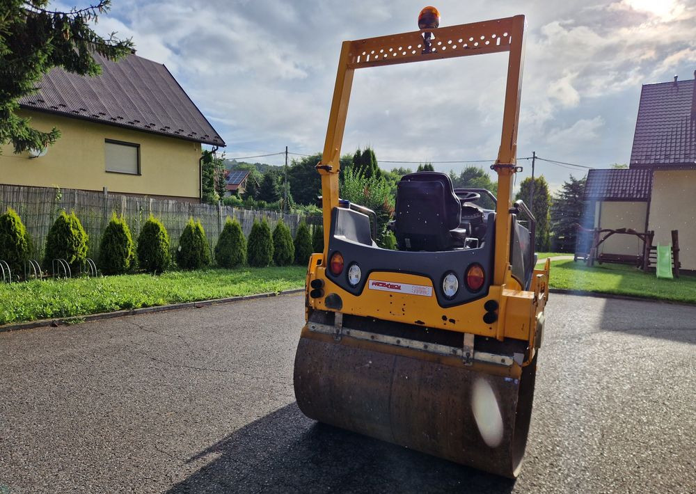 Walec Hamm HD14VV 2014 Walec HAMM HD 14VV silnik KUBOTA - Valjar: slika 5 Walec Hamm HD14VV 2014 Walec HAMM HD 14VV silnik KUBOTA - Valjar: slika 5