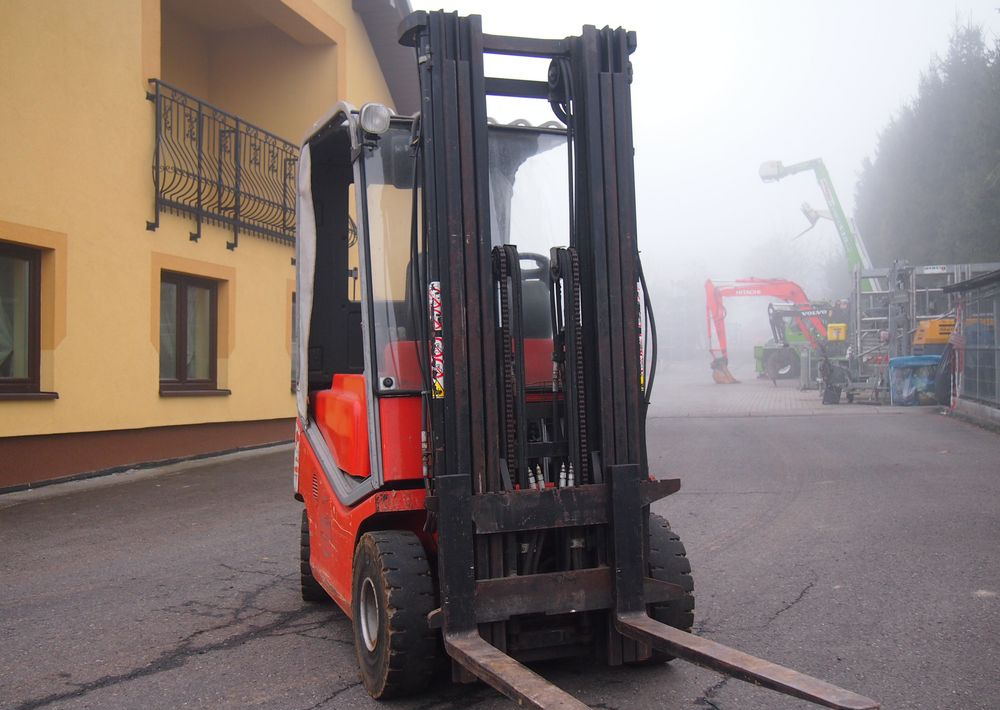 Wózek widłowy Toyota 8f 2011 TRIPLEX - Plinski viličar: slika 3 Wózek widłowy Toyota 8f 2011 TRIPLEX - Plinski viličar: slika 3