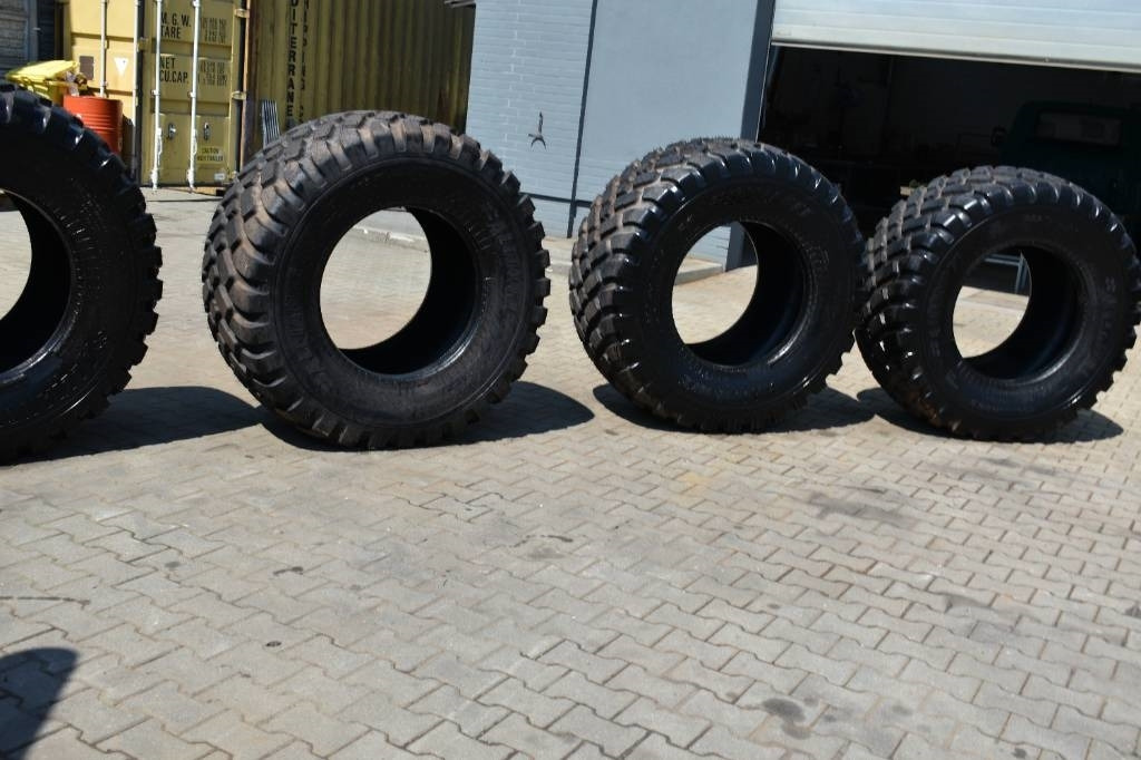 Alliance 600/55R26.5 / 882/ 165D /Steel Belted TL - Guma za Kmetijski stroj: slika 2 Alliance 600/55R26.5 / 882/ 165D /Steel Belted TL - Guma za Kmetijski stroj: slika 2