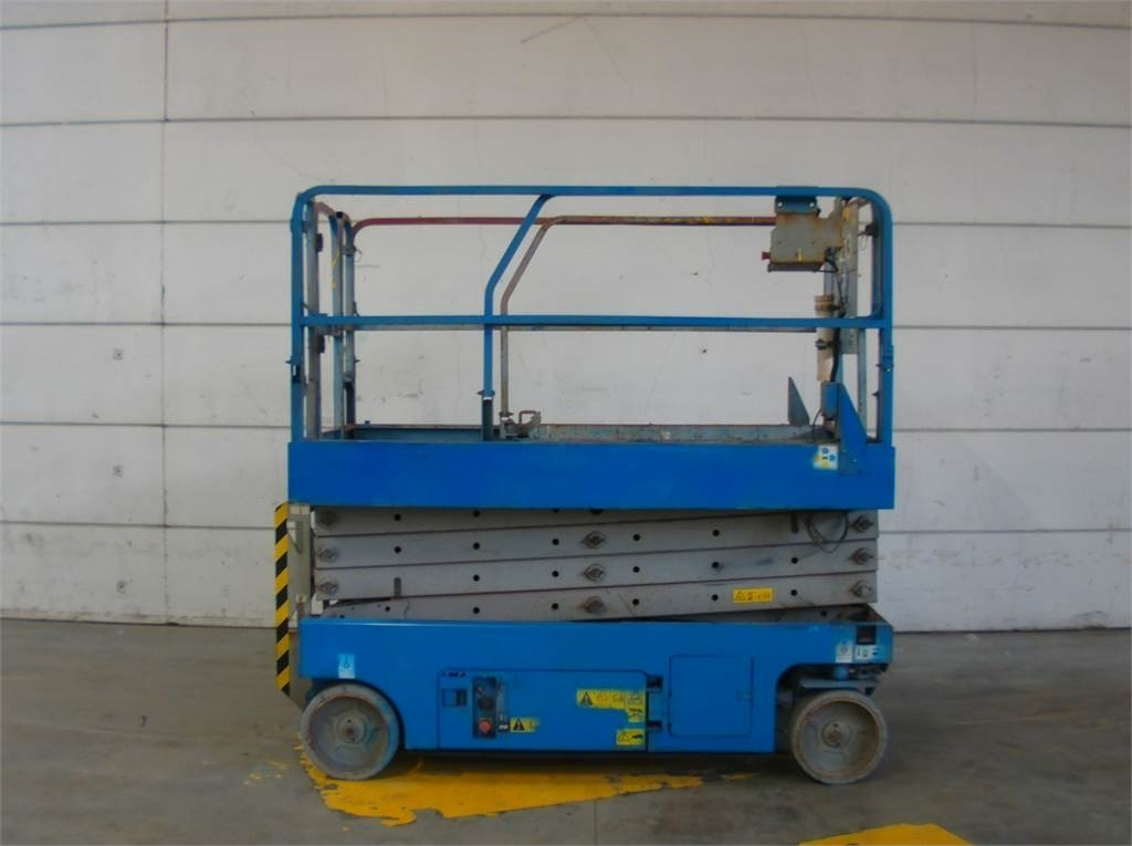 Genie GS2646 - Škarjasta dvižna ploščad: slika 1 Genie GS2646 - Škarjasta dvižna ploščad: slika 1