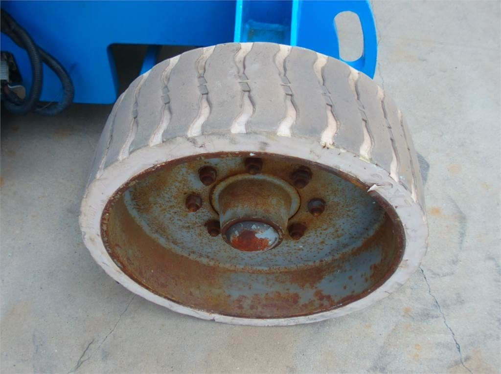 Zglobna dvižna ploščad Genie Z34-22N: slika 11