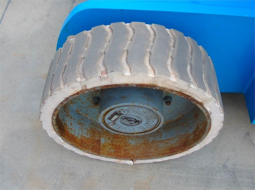 Zglobna dvižna ploščad Genie Z34-22N: slika 10