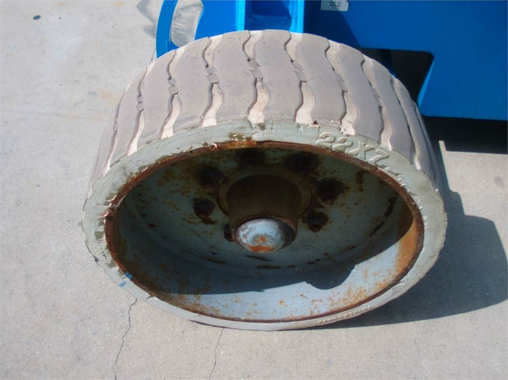 Zglobna dvižna ploščad Genie Z34-22N: slika 9