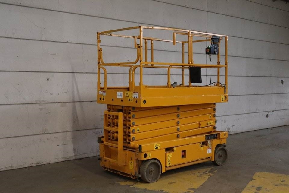 Haulotte Compact 14 - Škarjasta dvižna ploščad: slika 3 Haulotte Compact 14 - Škarjasta dvižna ploščad: slika 3