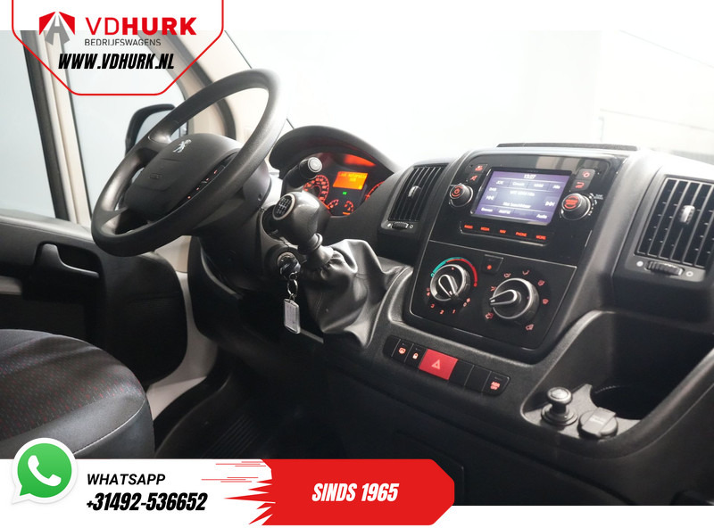Peugeot Boxer 2.2 HDi 120 pk L2H2 BPM VRIJ! 2.5t Trekverm./ Navi/ PDC/ Cruise/ Airco - Mali kombi: slika 3 Peugeot Boxer 2.2 HDi 120 pk L2H2 BPM VRIJ! 2.5t Trekverm./ Navi/ PDC/ Cruise/ Airco - Mali kombi: slika 3