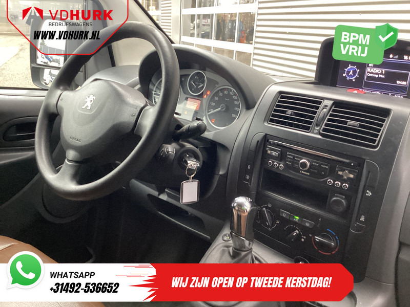 Peugeot Expert 2.0 HDI 165 pk Aut. L2 EXPORT Leder/ Imperiaal/ Airco/ Cruise/ PDC/ Trekhaak - Mali kombi: slika 3 Peugeot Expert 2.0 HDI 165 pk Aut. L2 EXPORT Leder/ Imperiaal/ Airco/ Cruise/ PDC/ Trekhaak - Mali kombi: slika 3