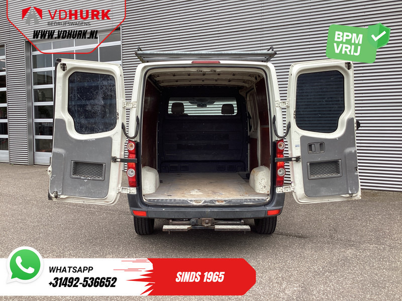 Volkswagen Crafter 35 2.5 TDI EXPORT ONLY MARGE 5 cil./ Riem V.V/ APK 5-2026/ Imperiaal/ Gev.stoel/ 2.8t Trekverm./ Trekhaak/ Airco - Furgon: slika 5 Volkswagen Crafter 35 2.5 TDI EXPORT ONLY MARGE 5 cil./ Riem V.V/ APK 5-2026/ Imperiaal/ Gev.stoel/ 2.8t Trekverm./ Trekhaak/ Airco - Furgon: slika 5