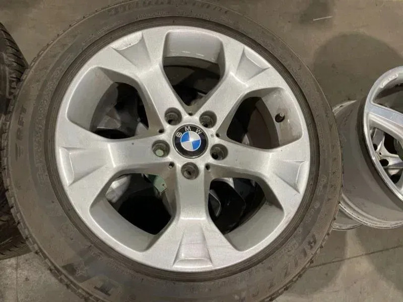 BMW *BMW velgen met Brigdestone banden *225/50 R17 - Gume in platišča za Avtomobil: slika 2 BMW *BMW velgen met Brigdestone banden *225/50 R17 - Gume in platišča za Avtomobil: slika 2
