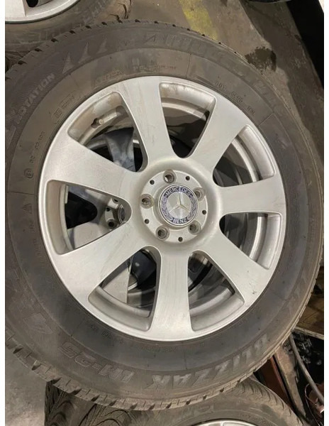 Bridgestone *Mercedes velgen 17 inch met Bridgestone banden*235/60 R17 - Gume in platišča za Avtomobil: slika 2 Bridgestone *Mercedes velgen 17 inch met Bridgestone banden*235/60 R17 - Gume in platišča za Avtomobil: slika 2