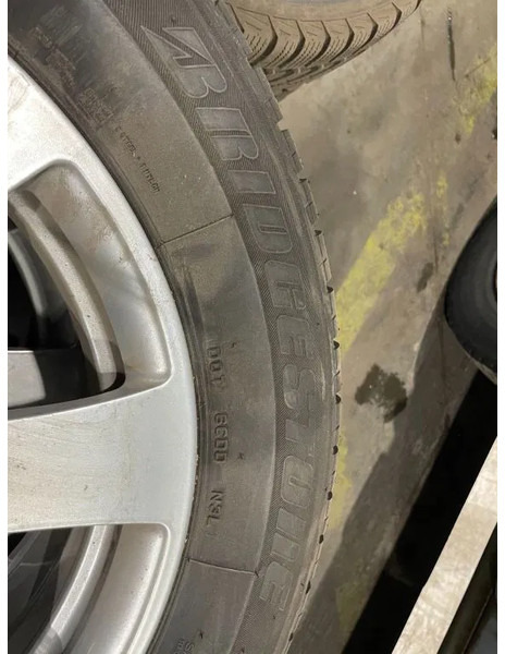 Bridgestone *Mercedes velgen 17 inch met Bridgestone banden*235/60 R17 - Gume in platišča za Avtomobil: slika 3 Bridgestone *Mercedes velgen 17 inch met Bridgestone banden*235/60 R17 - Gume in platišča za Avtomobil: slika 3