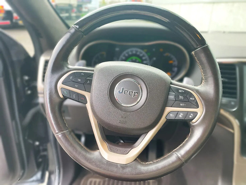 Jeep Grand Cherokee Jeep Grand Cherokee *Export*AHK 2,9t*zetelverw. voor-achter*elektr. zetels*adaptive cruise control - Avtomobil: slika 5 Jeep Grand Cherokee Jeep Grand Cherokee *Export*AHK 2,9t*zetelverw. voor-achter*elektr. zetels*adaptive cruise control - Avtomobil: slika 5