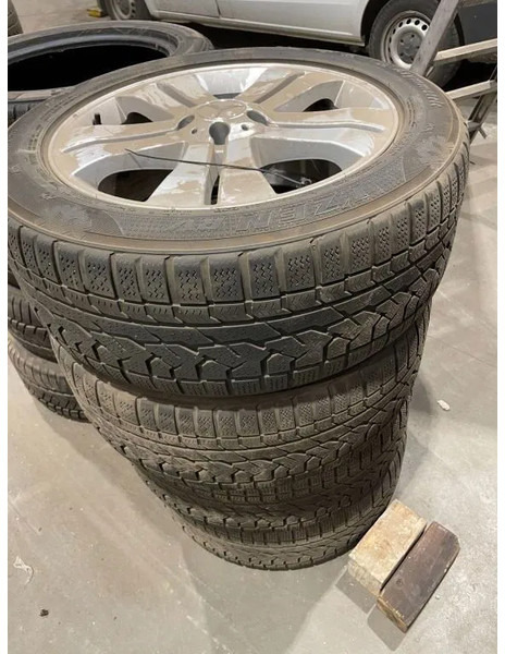 Kumho Kumho banden met Mercedes velgen 255/50 R19 107V - Gume in platišča za Avtomobil: slika 1 Kumho Kumho banden met Mercedes velgen 255/50 R19 107V - Gume in platišča za Avtomobil: slika 1