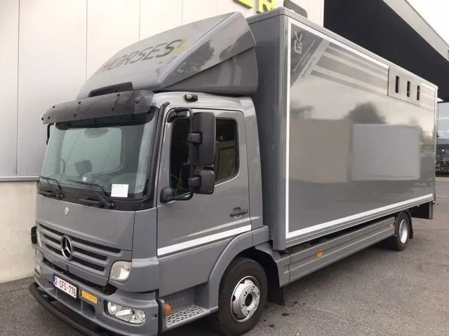 Mercedes-Benz Atego 1018 *Cruise control*Airco*Achteruitrijcamera*elektrische ruiten - Tovornjak za prevoz konj: slika 1 Mercedes-Benz Atego 1018 *Cruise control*Airco*Achteruitrijcamera*elektrische ruiten - Tovornjak za prevoz konj: slika 1