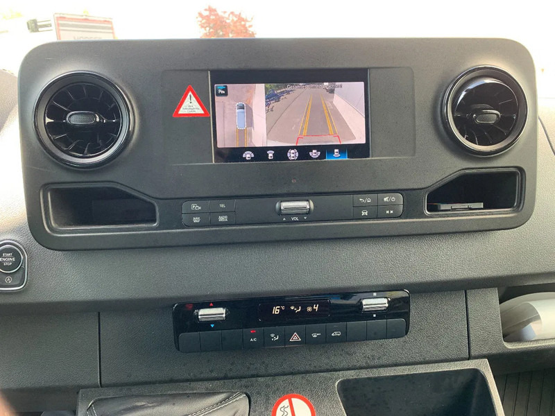 Mercedes-Benz Sprinter 315 L3H2*NEW Carrier xarios 350 -18°C*achteruitrijcamera*navigatie*zetelverwarming*360° camera* - Hladilno vozilo: slika 4 Mercedes-Benz Sprinter 315 L3H2*NEW Carrier xarios 350 -18°C*achteruitrijcamera*navigatie*zetelverwarming*360° camera* - Hladilno vozilo: slika 4