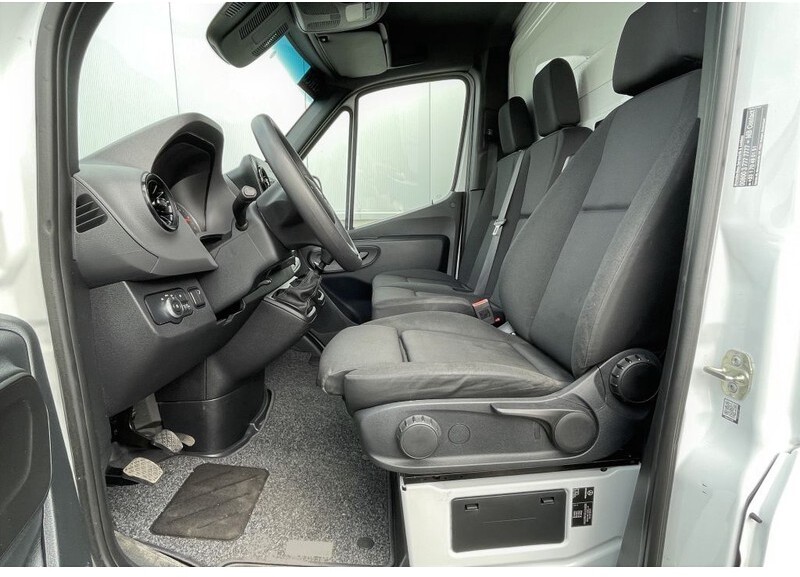 Mercedes-Benz Sprinter 514 *buitenspiegels verwarmd&elektr. verstelbaar*Cruise control*bluetooth*airbag bestuurder - Dostavno vozilo z zabojnikom: slika 3 Mercedes-Benz Sprinter 514 *buitenspiegels verwarmd&elektr. verstelbaar*Cruise control*bluetooth*airbag bestuurder - Dostavno vozilo z zabojnikom: slika 3