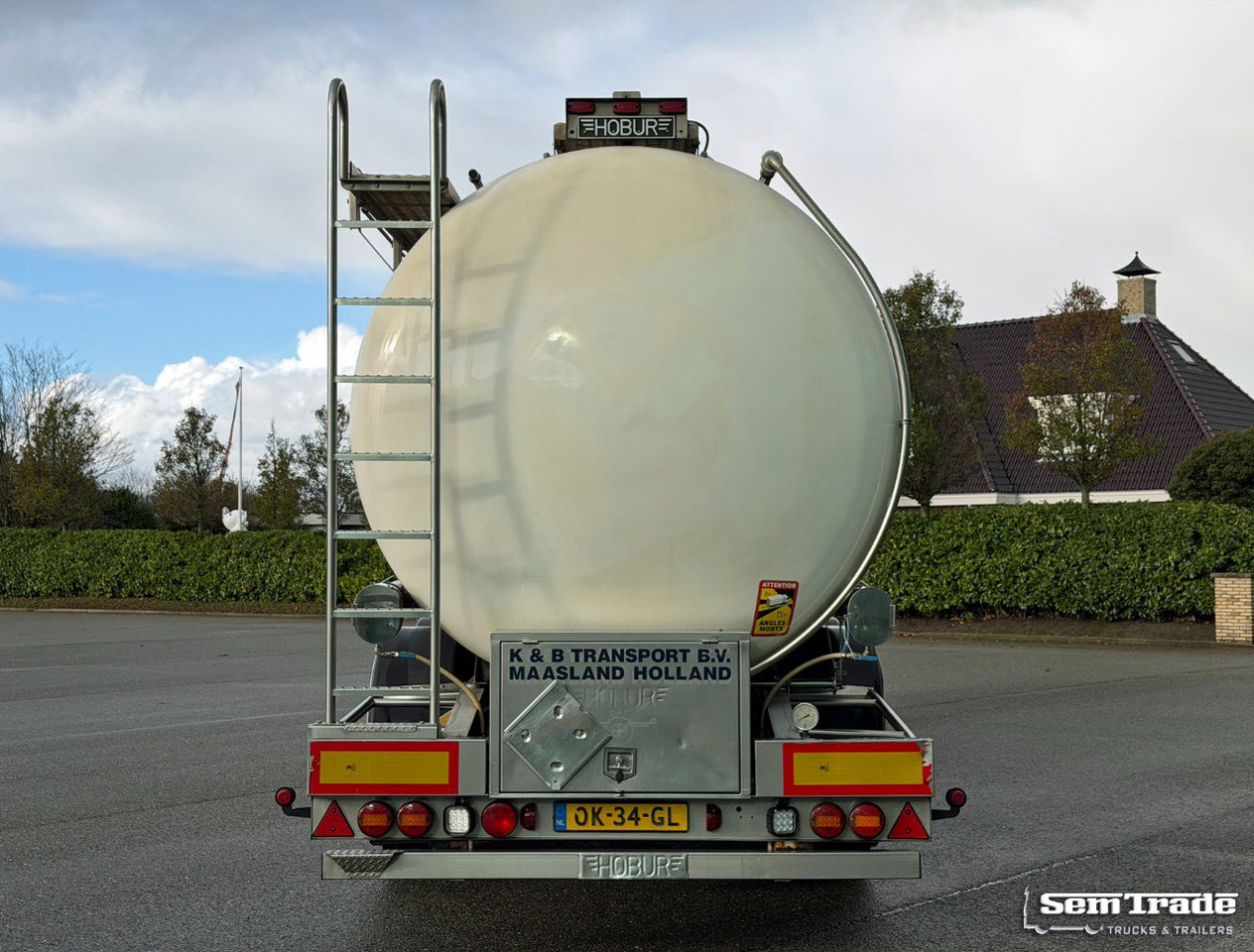 Burg 37.300 Liter 3 Compartments Disc Brakes Super Condition NL Trailer - Polprikolica cisterna: slika 4 Burg 37.300 Liter 3 Compartments Disc Brakes Super Condition NL Trailer - Polprikolica cisterna: slika 4