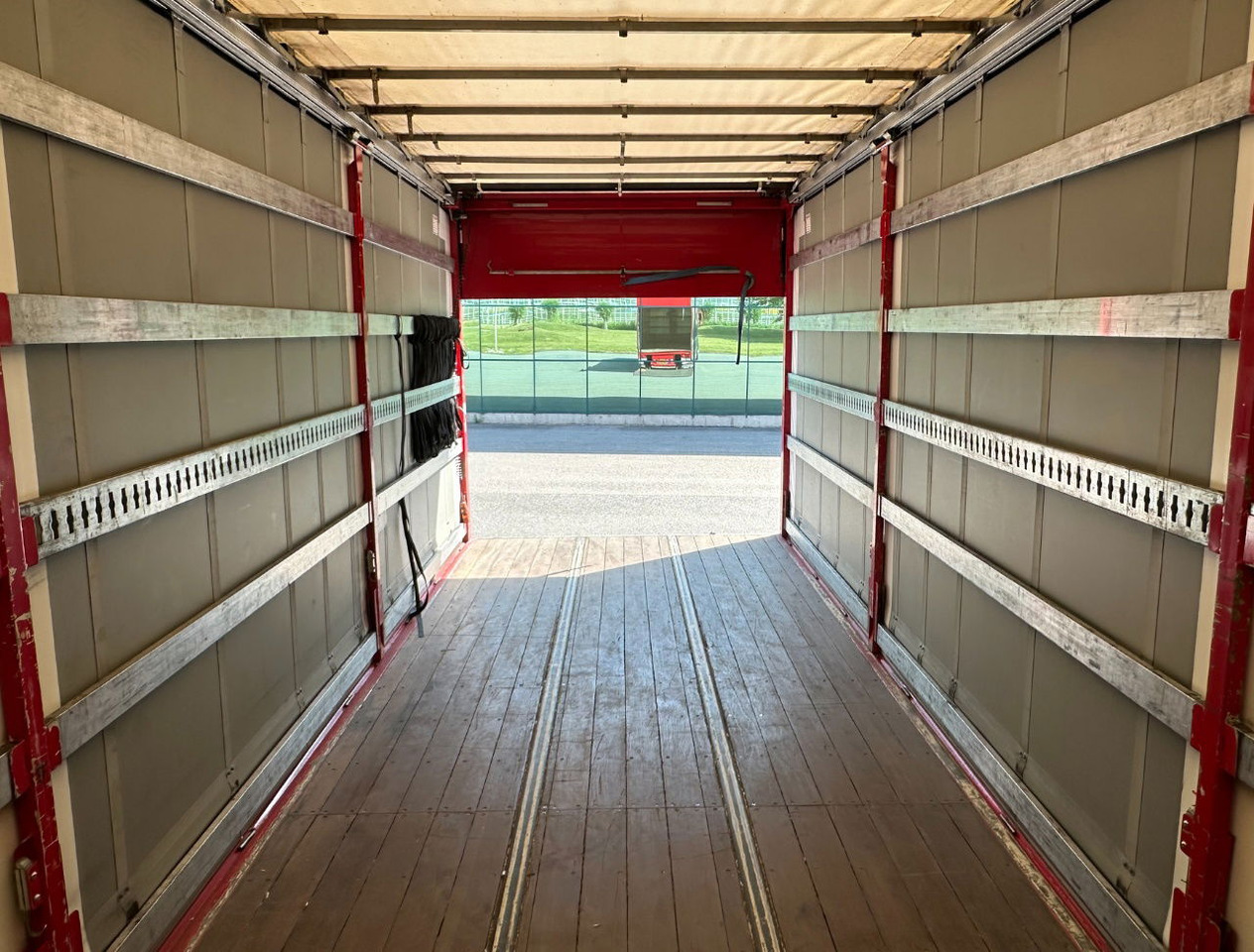 Tovornjak zabojnik DAF CF 290 FA Space CAB Hardhouten Vloer 2500 KG Klep Nieuw Staat: slika 23