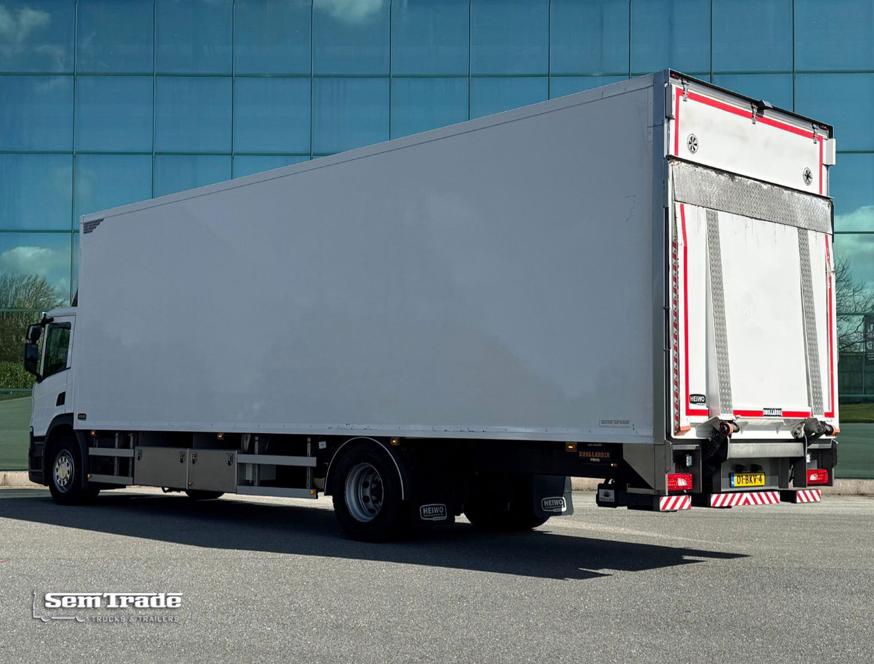 Scania P320 Heiwo 16 Karrenbak 275 CM Hoog Kachel 2.500 KG Klep Super Staat - Tovornjak zabojnik: slika 3 Scania P320 Heiwo 16 Karrenbak 275 CM Hoog Kachel 2.500 KG Klep Super Staat - Tovornjak zabojnik: slika 3