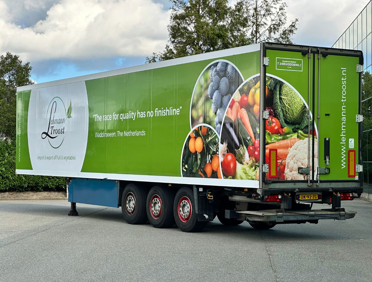 Schmitz Cargobull SKO 24 Thermo King SLX 200 Only 3645 Engine Hours 2X Lift Axle Flowerwide 270 CM High Inside Tail Lift NL-Trailer - Polprikolica hladilnik: slika 3 Schmitz Cargobull SKO 24 Thermo King SLX 200 Only 3645 Engine Hours 2X Lift Axle Flowerwide 270 CM High Inside Tail Lift NL-Trailer - Polprikolica hladilnik: slika 3