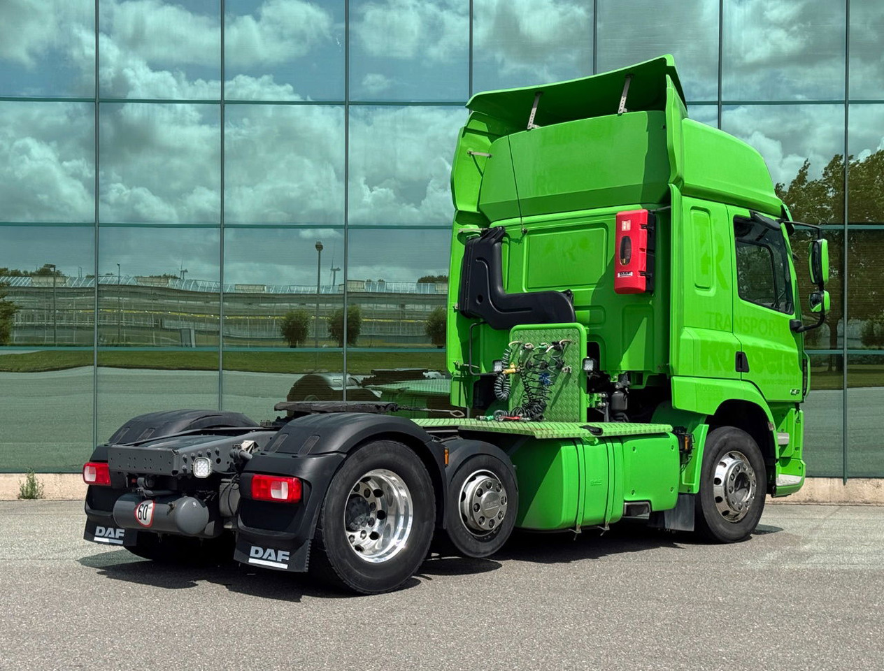 DAF CF 450 FTP Space CAB Only 447.500 KM 2x Tanks TOP Condition Belgium Truck - Vlačilec: slika 4 DAF CF 450 FTP Space CAB Only 447.500 KM 2x Tanks TOP Condition Belgium Truck - Vlačilec: slika 4