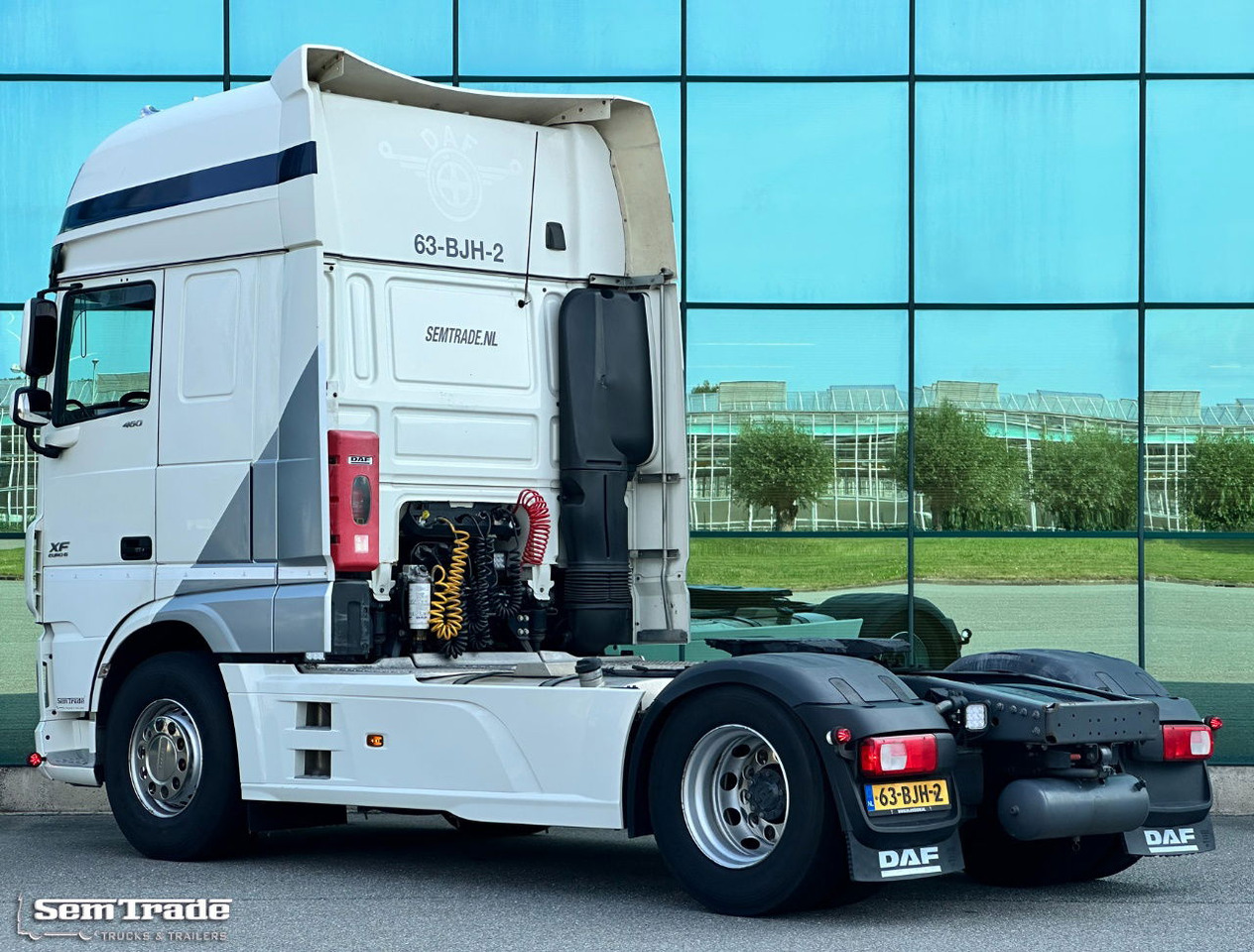 DAF XF 460 FT SSC Euro 6 Full Spoiler 2X Tanks Smart Tacho TOP Condition - Vlačilec: slika 3 DAF XF 460 FT SSC Euro 6 Full Spoiler 2X Tanks Smart Tacho TOP Condition - Vlačilec: slika 3